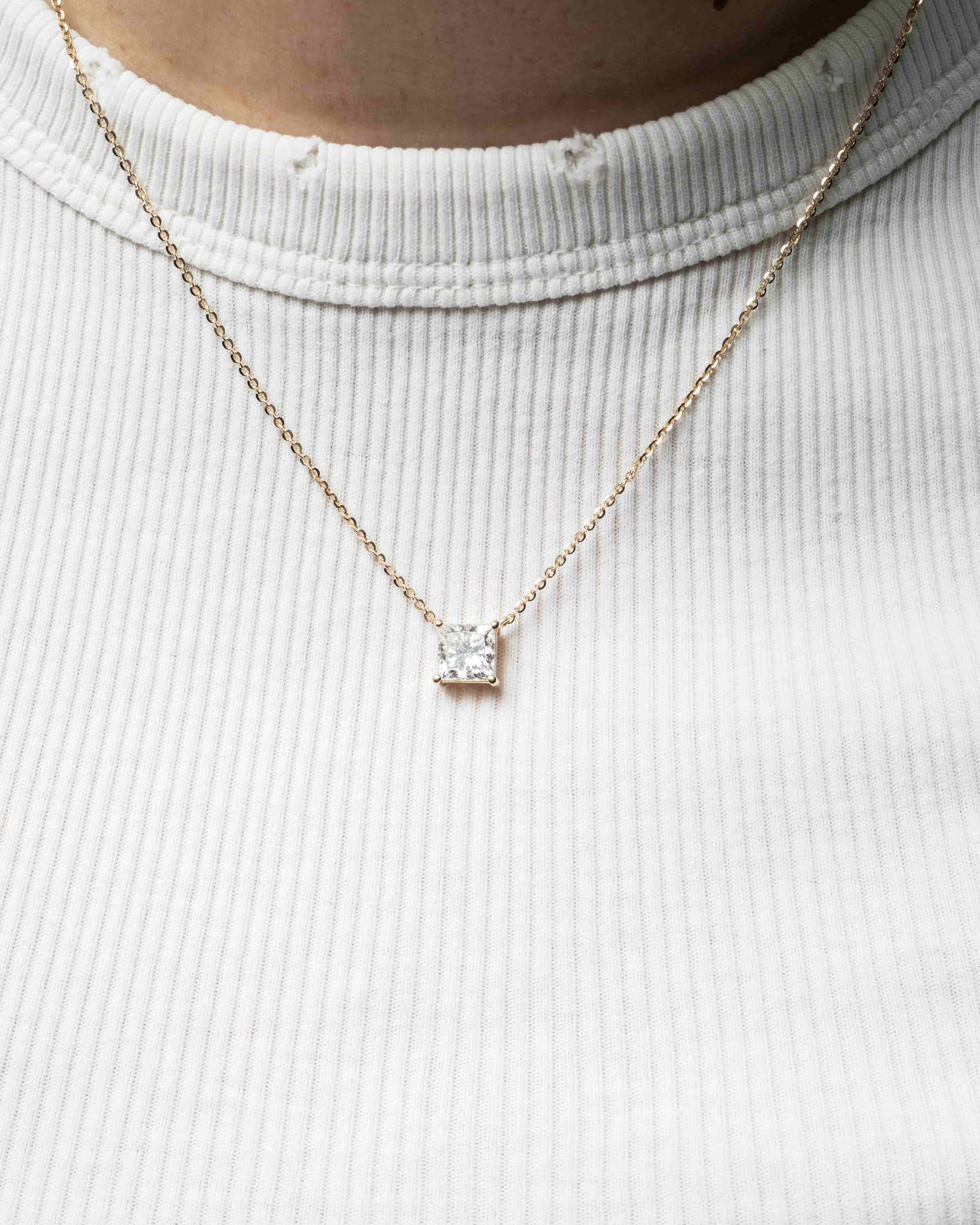 Nude — Solitario